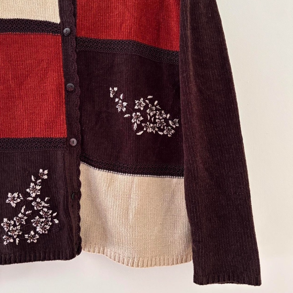Colorblock Floral Embroidered Sweater - Picture 3 of 6